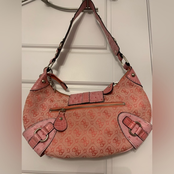 Guess purse - Picture 2 of 2